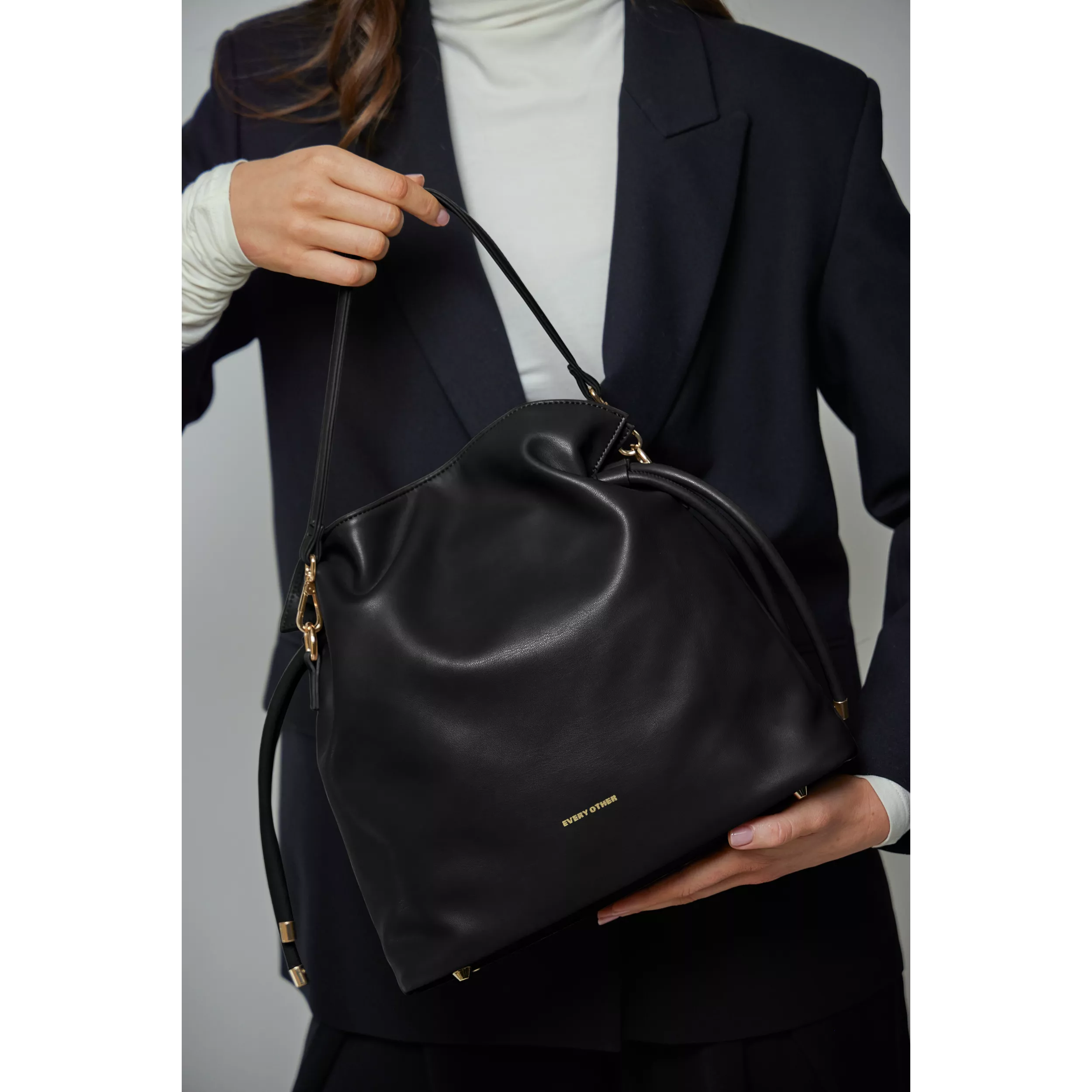 model-(12171-black-front)