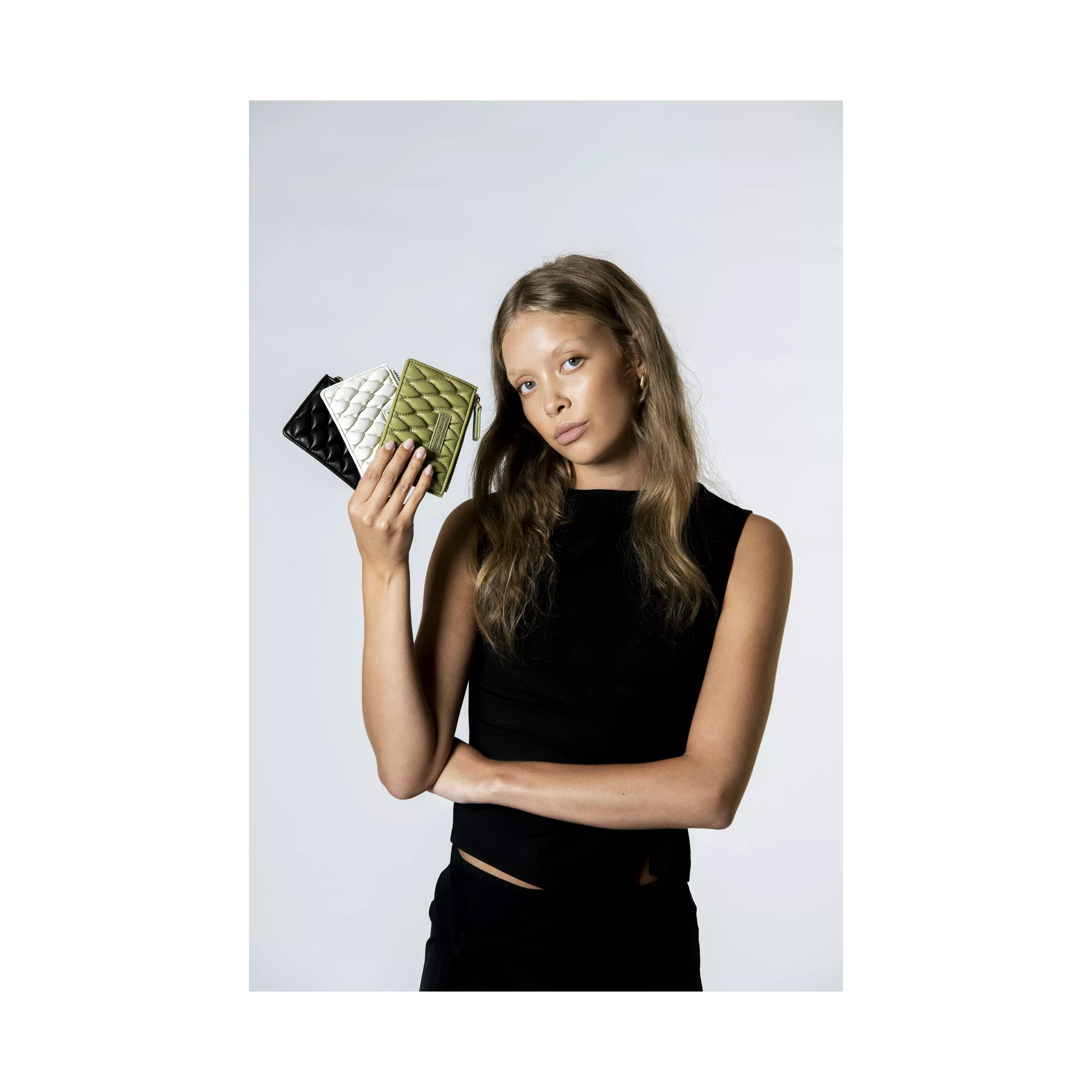 model-(12134-black-front)-(12134-olive-front)-(12134-white-front)