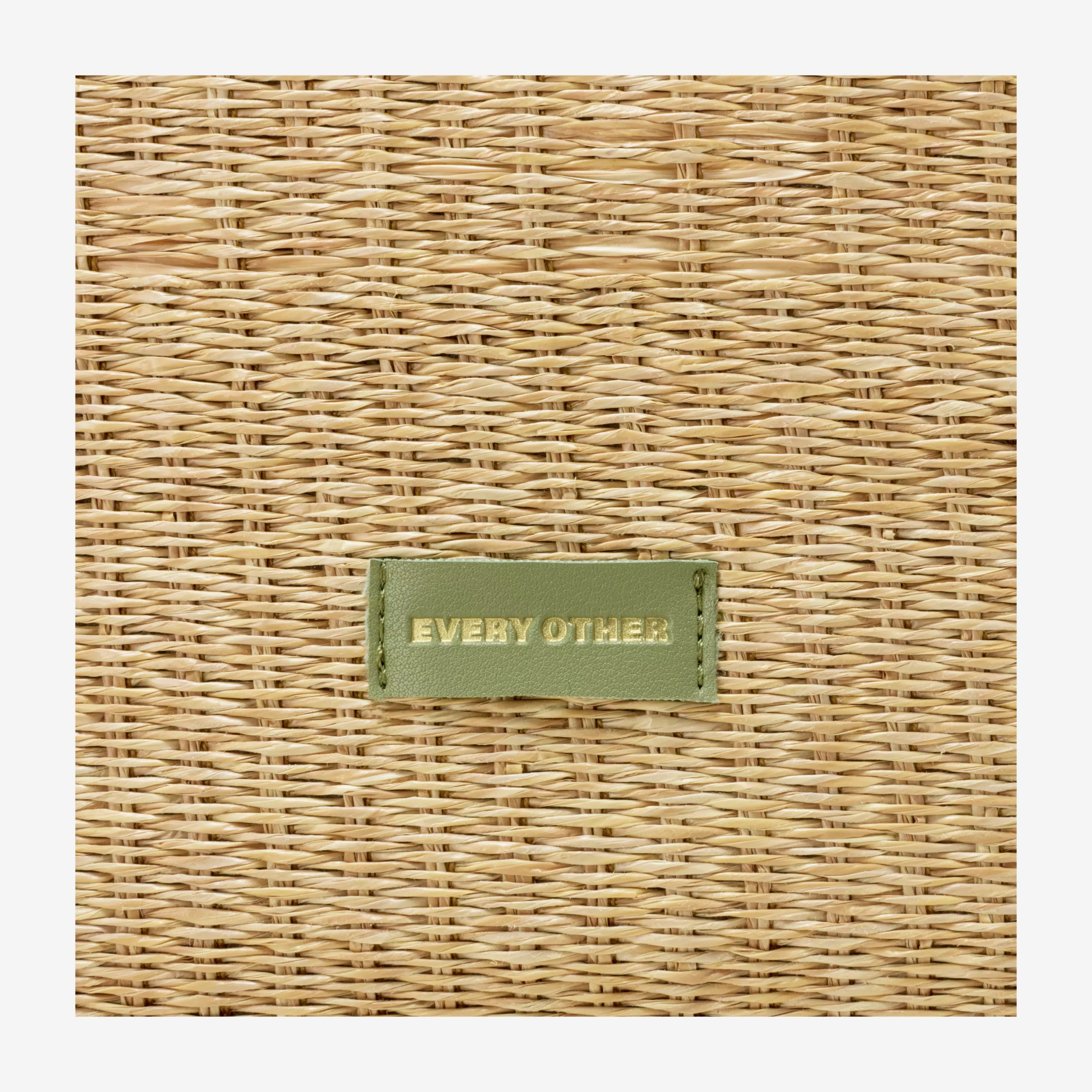12133-olive-detail