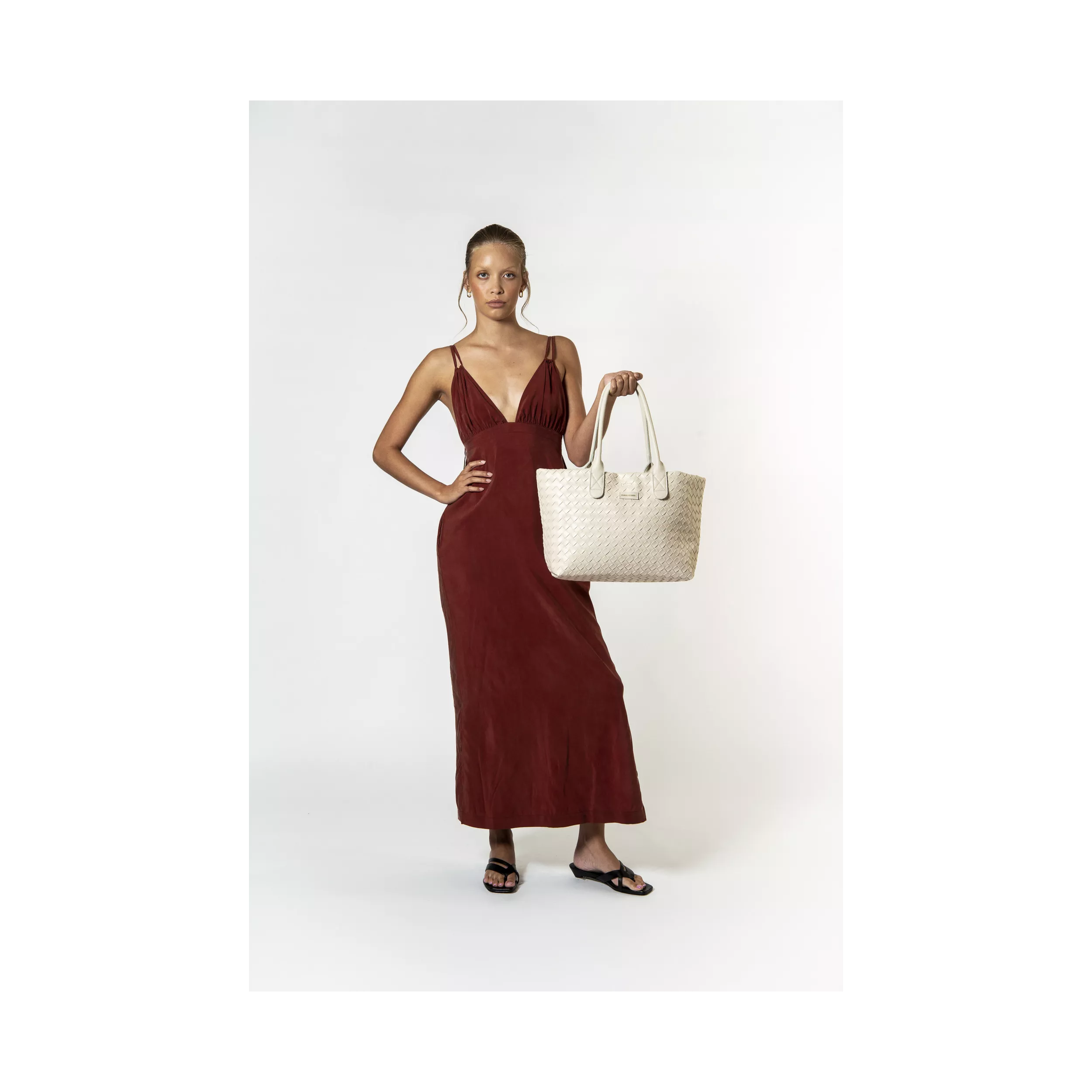 model-(12105-offwhite-front)-1