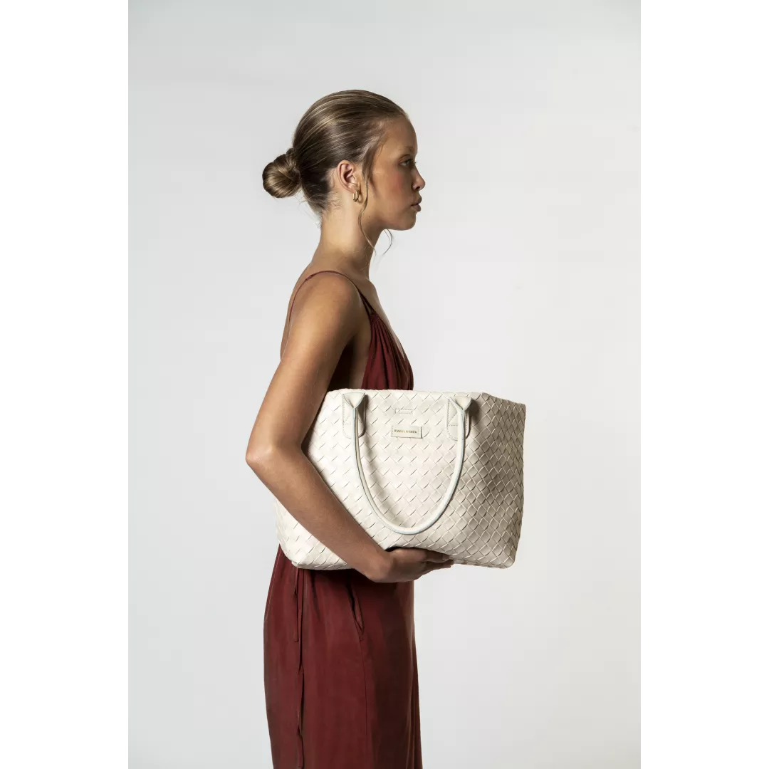 model-(12105-offwhite-front)-2