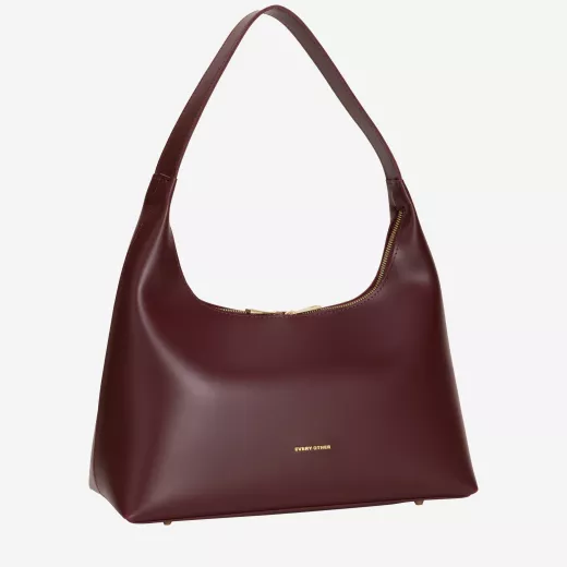 12040-black-front Model