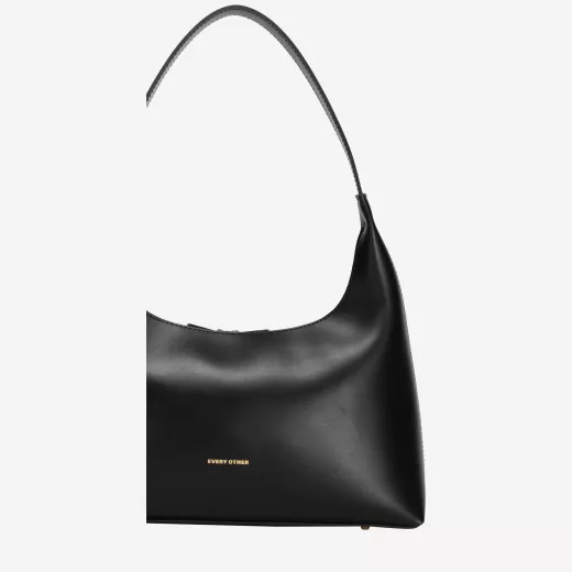 12040-black-front Model