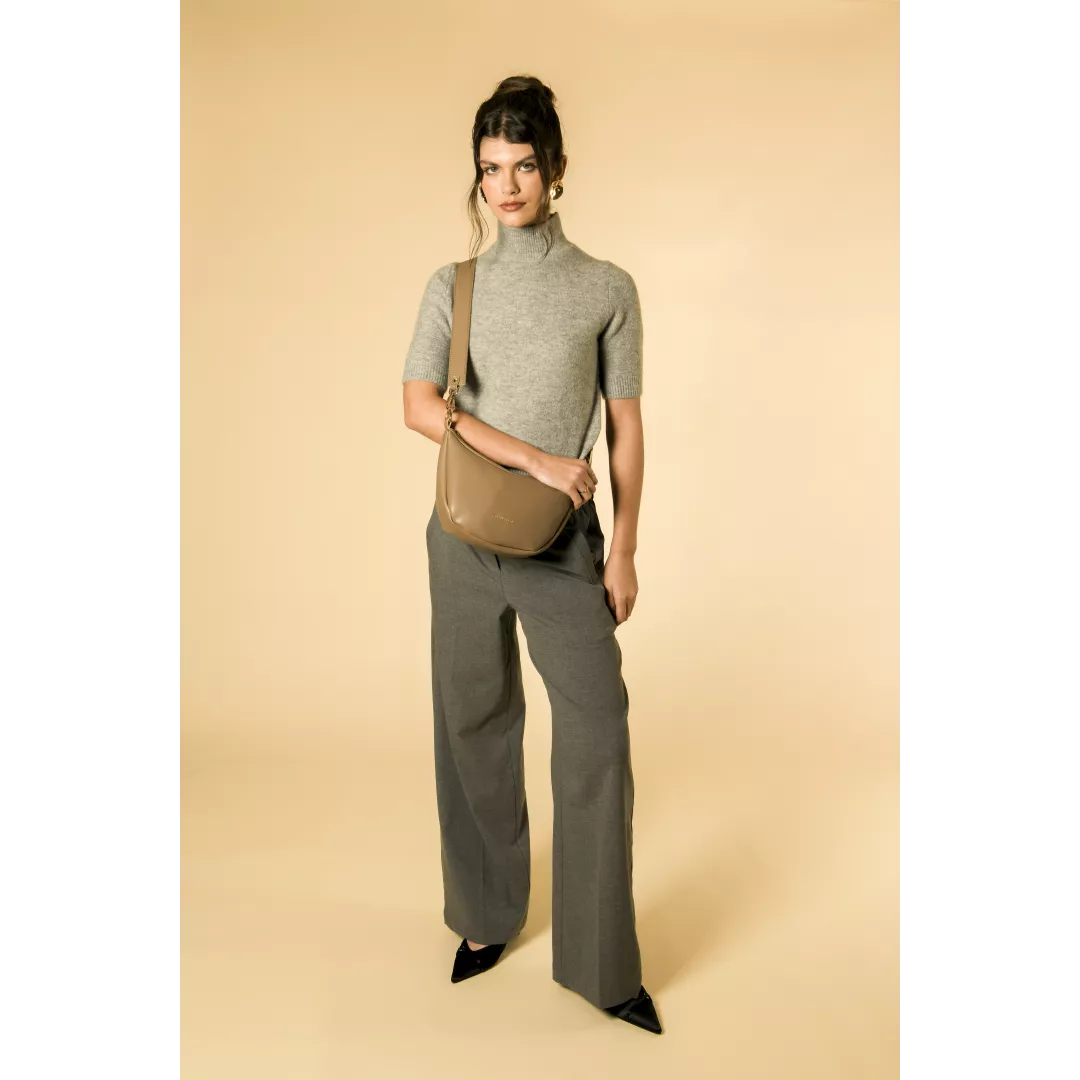 model-(12028-taupe-front)-1