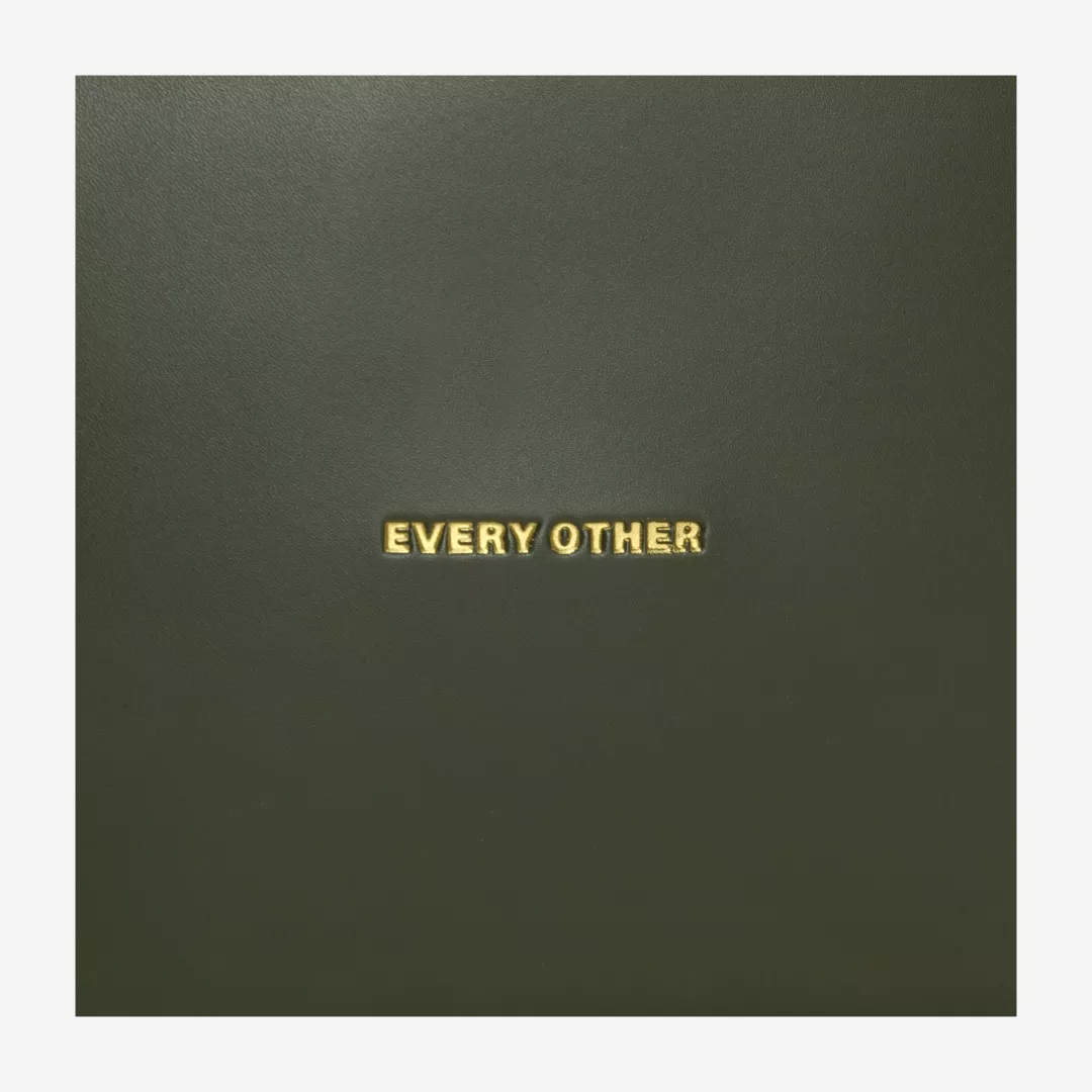 12031-dkgreen-detail